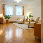 Marion Apartment